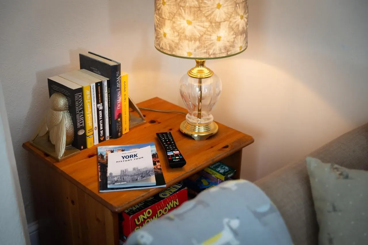 Lovely City Town House With Free Parking Sleeps 2 To 6 Guests York 0*,  Regno Unito